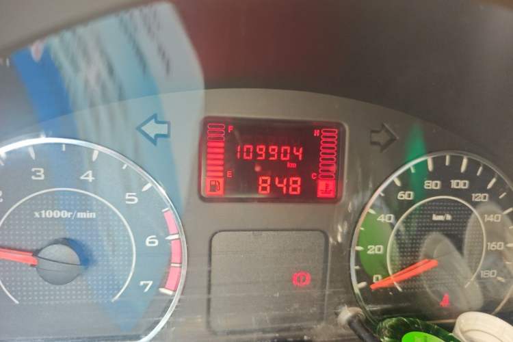 Used Wuling Rongguang 2021 1.5L Extended Standard-Grade Enclosed Window Vehicle Power-Assisted Version 5-Seater L3C Odometer Close Up