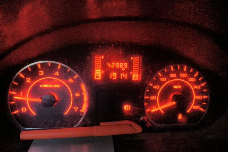 Used Wuling Rongguang 2021 1.2L S Base Model 5-Seater LSI Odometer Close Up