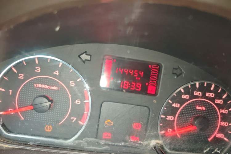 Used Wuling Rongguang 2021 1.5L Extended Basic Version L3C Odometer Close Up