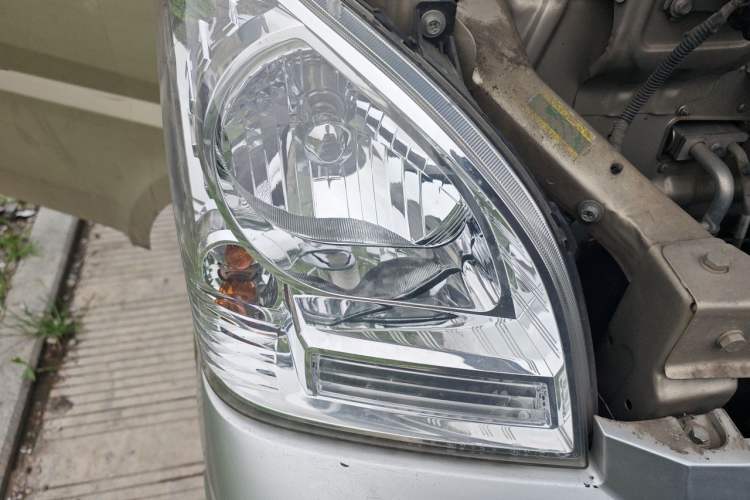 Used Wuling Rongguang 2021 1.5L Extended Basic Version L3C Right Front Headlight
