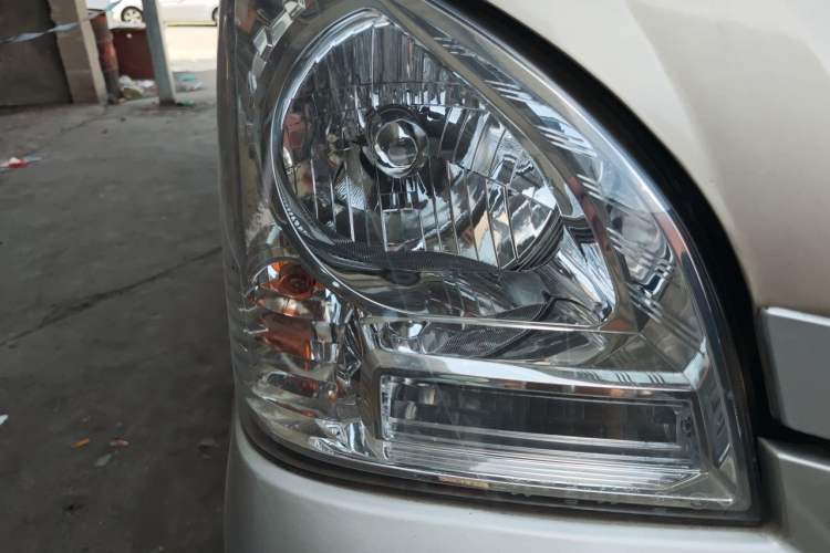 Used Wuling Rongguang 2021 1.5L Extended Standard Version with Air Conditioning – L3C Right Front Headlight