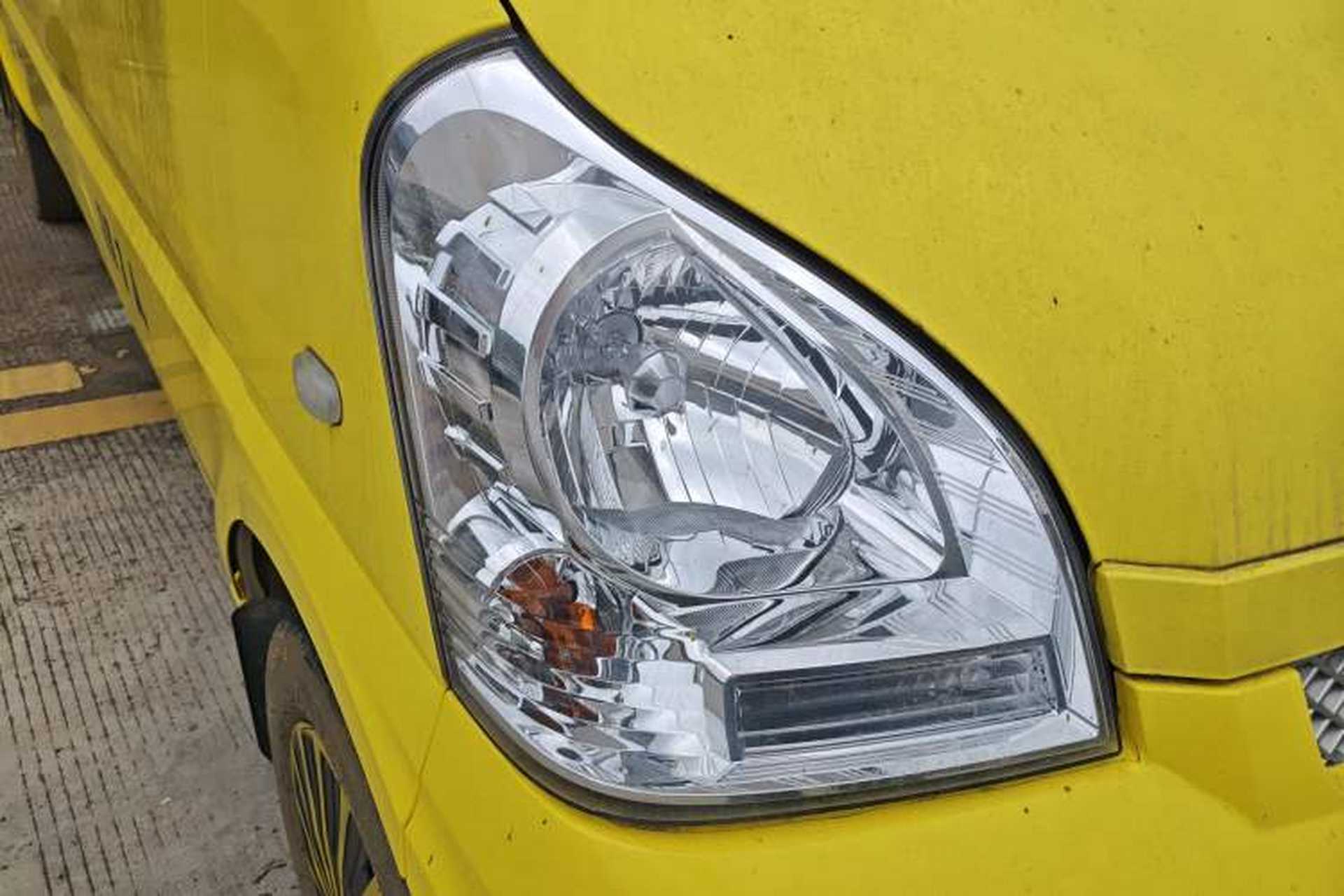 Used Wuling Rongguang 2021 1.5L Extended Standard Model Air-Conditioned Version LAR Right Front Headlight