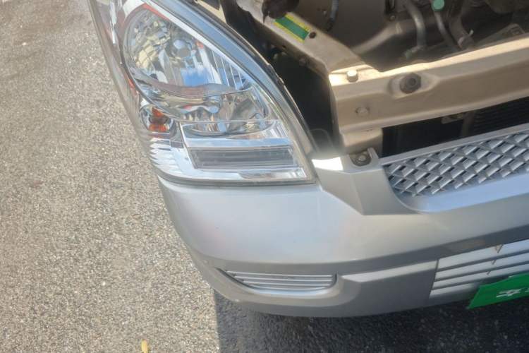 Used Wuling Rongguang 2021 1.5L Extended Basic Window-Sealed 5-Seat L3C Car Right Front Headlight