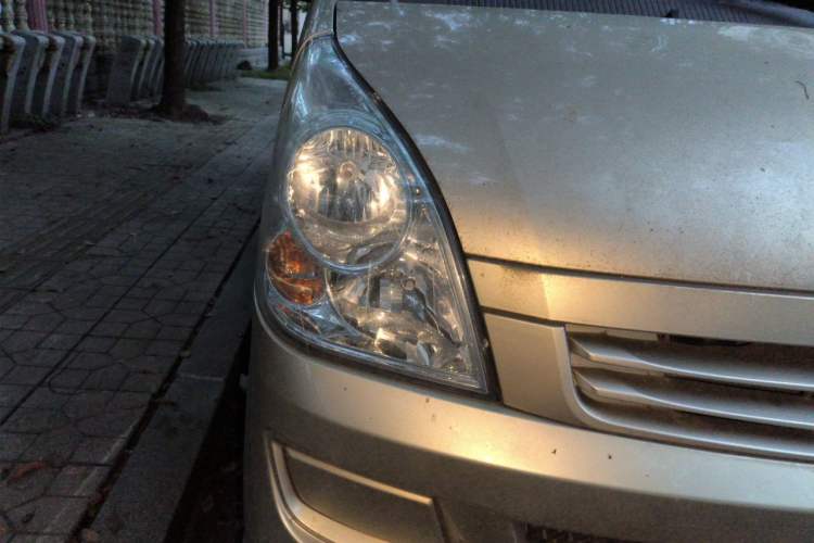 Used Wuling Rongguang 2021 1.2L S Base Model 5-Seater LSI Right Front Headlight