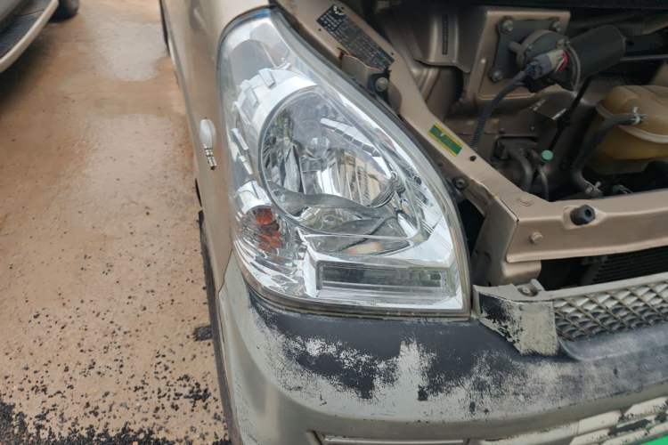 Used Wuling Rongguang 2021 1.5L Extended Basic Version L3C Right Front Headlight