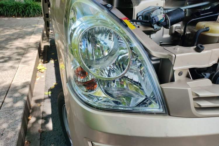 Used Wuling Rongguang 2021 1.2L S Base 7-Seater LSI Right Front Headlight