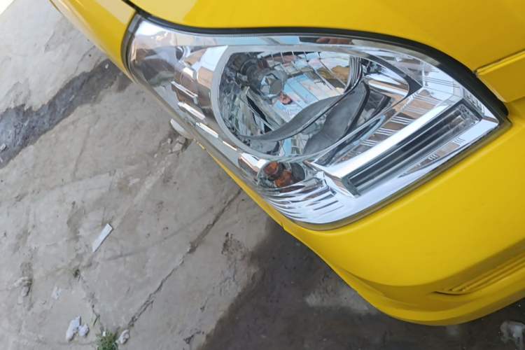 Used Wuling Rongguang 2021 1.5L Extended Standard Model Power-Assist Version LAR Right Front Headlight