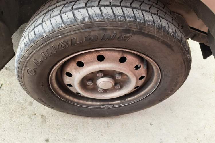 Used Wuling Rongguang 2021 1.5L Extended Basic Version L3C Right Front Wheel Hub