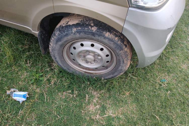 Used Wuling Rongguang 2021 1.5L Extended Basic Version L3C Right Front Wheel Hub