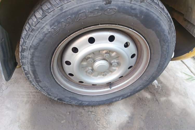 Used Wuling Rongguang 2021 1.5L Extended Standard Model Power-Assist Version LAR Right Front Wheel Hub