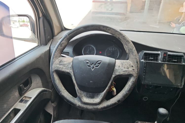 Used Wuling Rongguang 2021 1.5L Extended Standard Version with Air Conditioning – L3C Steering Wheel
