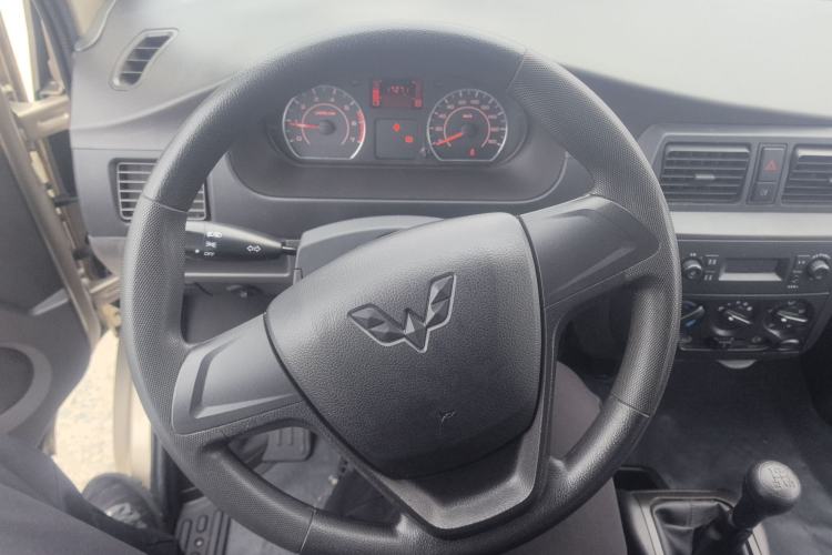 Used Wuling Rongguang 2021 1.5L Extended Standard Version with Air Conditioning – L3C Steering Wheel