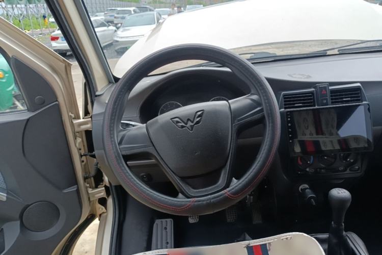 Used Wuling Rongguang 2021 1.5L Extended Standard Version with Air Conditioning – L3C Steering Wheel