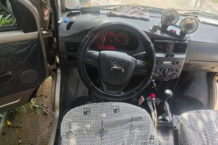 Used Wuling Rongguang 2021 1.5L Extended Basic Window-Sealed 5-Seat L3C Car Steering Wheel