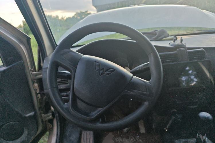 Used Wuling Rongguang 2021 1.5L Extended Standard Version with Air Conditioning – L3C Steering Wheel