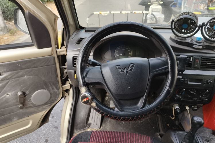 Used Wuling Rongguang 2021 1.5L Extended Basic Window-Sealed 5-Seat L3C Car Steering Wheel