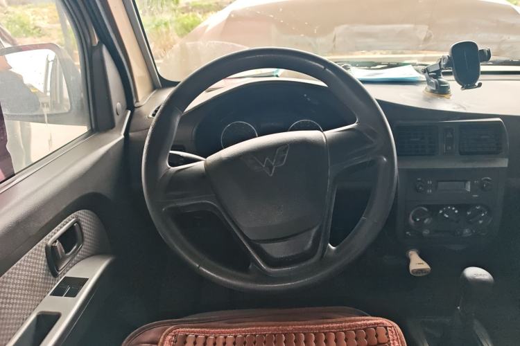 Used Wuling Rongguang 2021 1.5L Extended Standard Version with Air Conditioning – L3C Steering Wheel