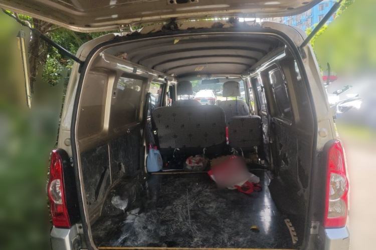 Used Wuling Rongguang 2021 1.5L Extended Basic Window-Sealed 5-Seat L3C Car Trunk