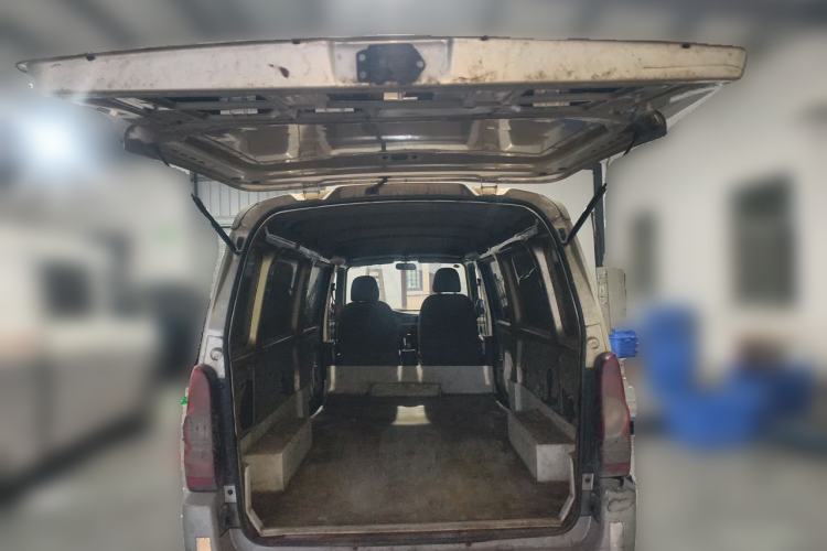Used Wuling Rongguang 2021 1.5L Extended Basic Window-Sealed 5-Seat L3C Car Trunk