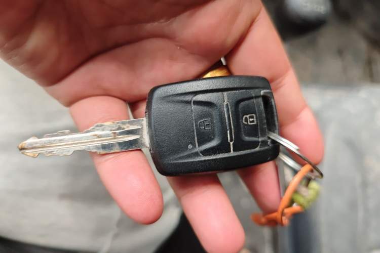 Used Wuling Rongguang 2021 1.5L Extended Standard Version with Air Conditioning – L3C Vehicle Key