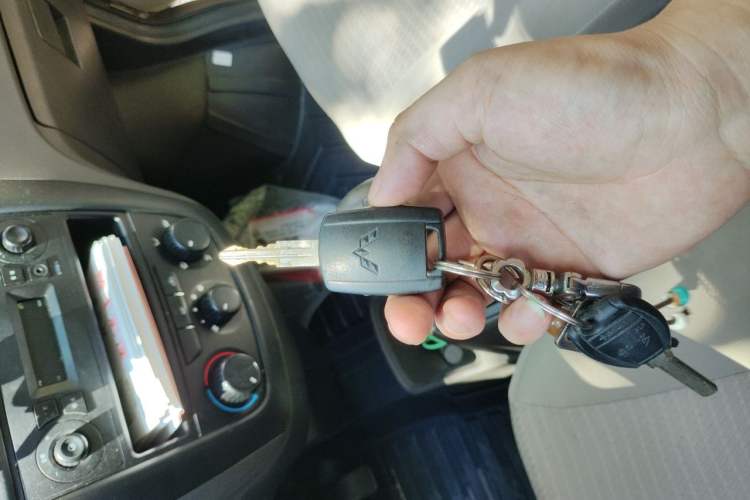 Used Wuling Rongguang 2021 1.2L S Base 7-Seater LSI Vehicle Key
