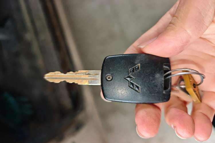 Used Wuling Rongguang 2021 1.5L Extended Standard Version with Air Conditioning – L3C Vehicle Key