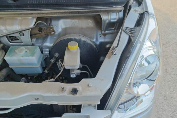 Used Wuling Rongguang  Engine Bay Left