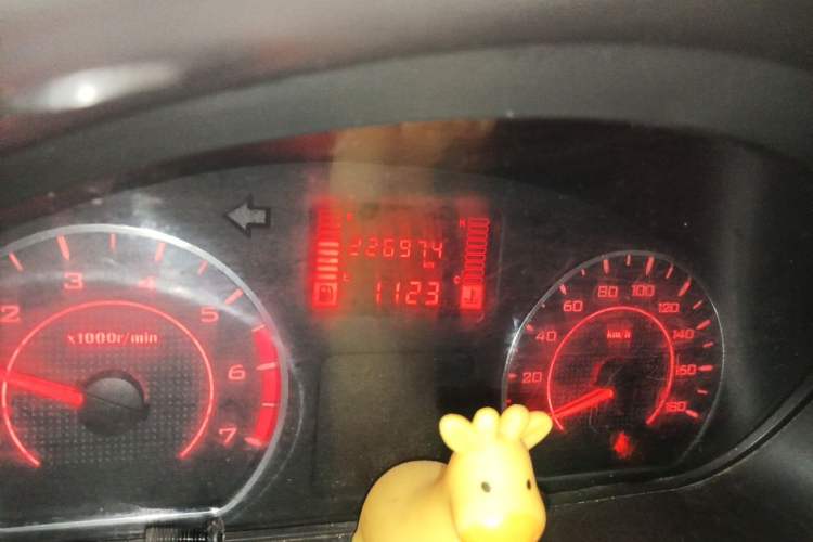 Used Wuling Rongguang  Odometer Close Up