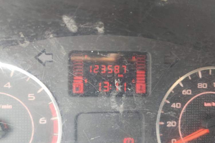 Used Wuling Rongguang  Odometer Close Up