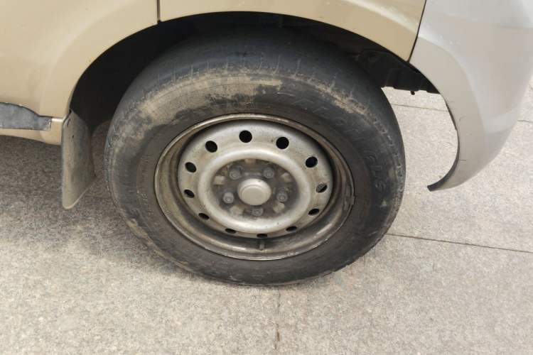Used Wuling Rongguang  Right Front Wheel Hub