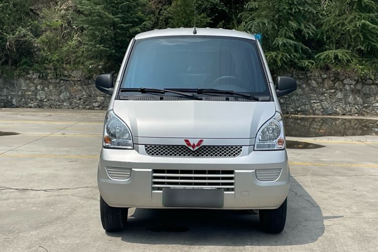 Used Wuling Rongguang EV 2022 Basic Model Enclosed-Window Vehicle with 2 Seats Equipped with Penghui Battery Exterior 2