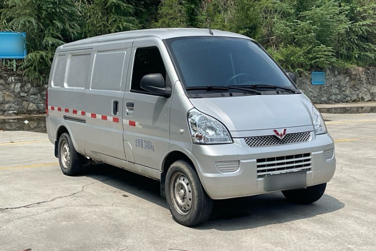 Used Wuling Rongguang EV 2022 Basic Model Enclosed-Window Vehicle with 2 Seats Equipped with Penghui Battery Exterior 4