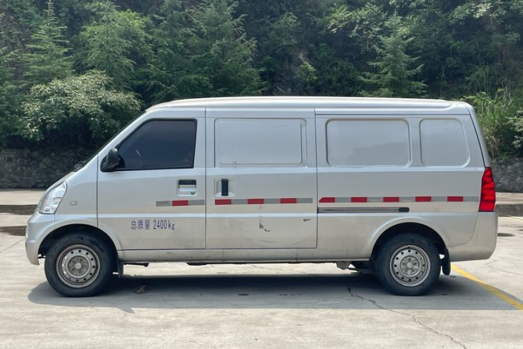 Used Wuling Rongguang EV 2022 Basic Model Enclosed-Window Vehicle with 2 Seats Equipped with Penghui Battery Exterior 5