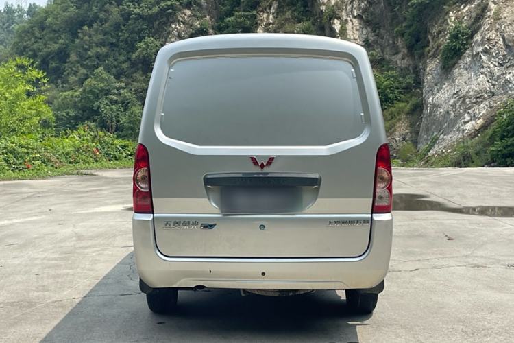 Used Wuling Rongguang EV 2022 Basic Model Enclosed-Window Vehicle with 2 Seats Equipped with Penghui Battery Exterior 6