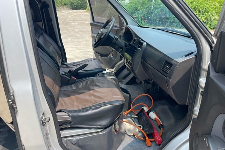 Used Wuling Rongguang EV 2022 Basic Model Enclosed-Window Vehicle with 2 Seats Equipped with Penghui Battery Interior 1