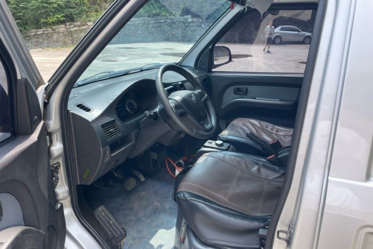 Used Wuling Rongguang EV 2022 Basic Model Enclosed-Window Vehicle with 2 Seats Equipped with Penghui Battery Interior 2