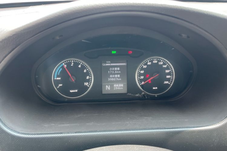 Used Wuling Rongguang EV 2022 Basic Model Enclosed-Window Vehicle with 2 Seats Equipped with Penghui Battery Odometer Close Up