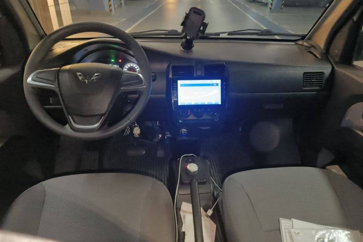 Used Wuling Rongguang EV 2020 Basic Version 7-Seater 300 km Center Console