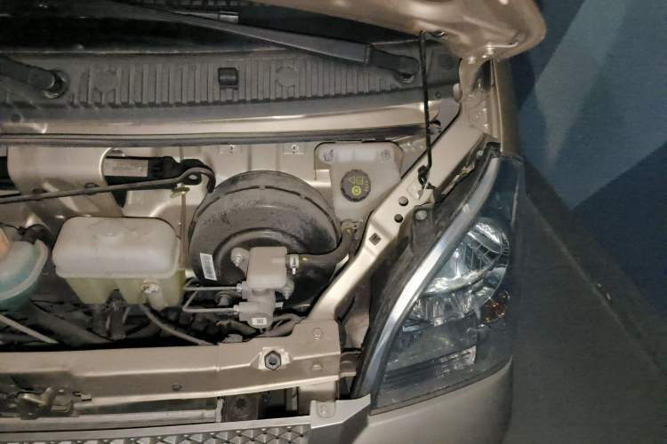 Used Wuling Rongguang EV 2020 Basic Version 7-Seater 300 km Engine Bay Left