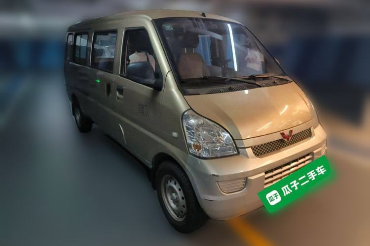 Used Wuling Rongguang EV 2020 Basic Version 7-Seater 300 km Front Right 45 Deg