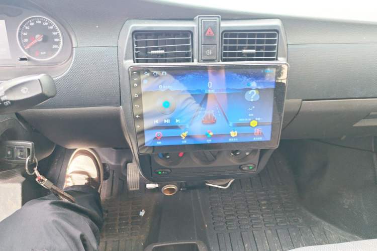 Used Wuling Rongguang EV 2020 Basic Version 7-Seater 300 km Audio And AC Panel