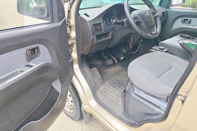 Used Wuling Rongguang EV 2020 Basic Version 7-Seater 300 km Driver Seat