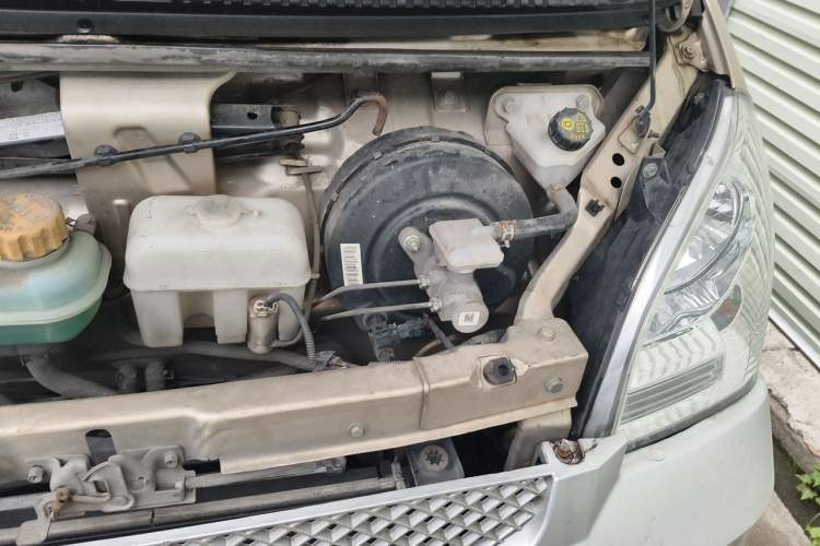 Used Wuling Rongguang EV 2020 Basic Version 7-Seater 300 km Engine Bay Left