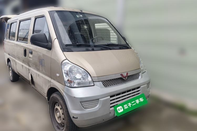 Used Wuling Rongguang EV 2020 Basic Version 7-Seater 300 km Front Right 45 Deg