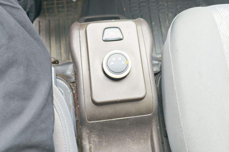 Used Wuling Rongguang EV 2020 Basic Version 7-Seater 300 km Gear Lever