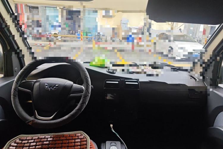 Used Wuling Rongguang EV 2020 Basic Version 7-Seater 300 km Interior 2