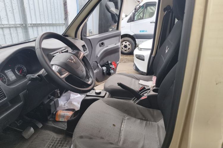 Used Wuling Rongguang EV 2020 Basic Version 7-Seater 300 km Left Front Seat