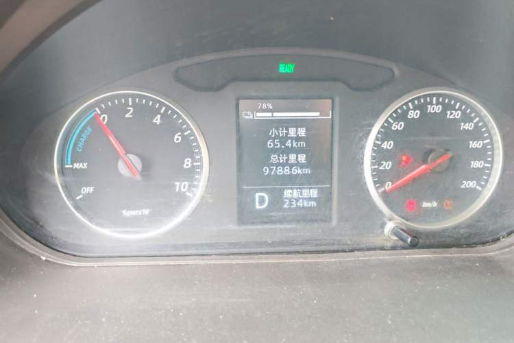 Used Wuling Rongguang EV 2020 Basic Version 7-Seater 300 km Odometer Close Up