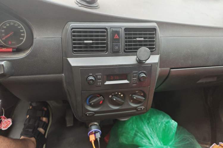Used Wuling Rongguang EV 2020 Enclosed Window Version Base Model 2 Seats 300 KM Audio And AC Panel