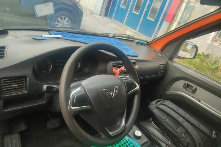 Used Wuling Rongguang EV 2020 Enclosed Window Version Base Model 2 Seats 300 KM Center Console